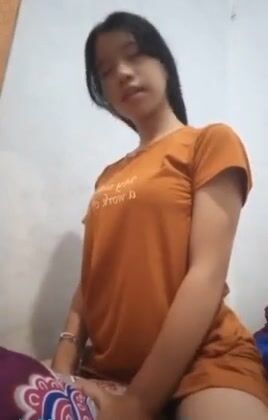 16 tuổi mà em móc lồn thủ dâm chuyên nghiệp quá - phần 1